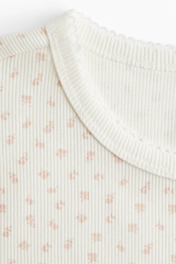 T-shirt avec détails surjetés