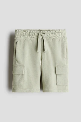 Sweatshirt cargo shorts