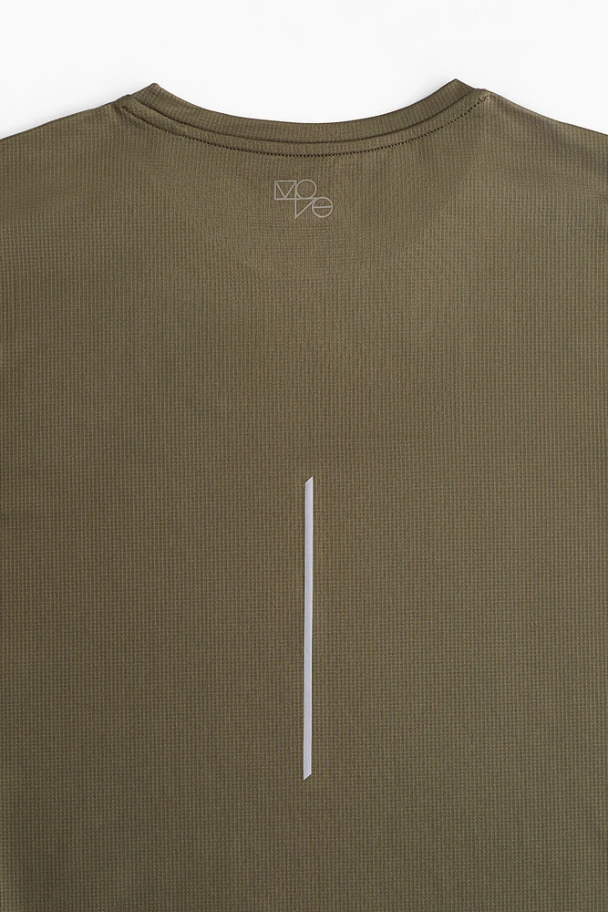 T-shirt de course coupe classique en DryMove™