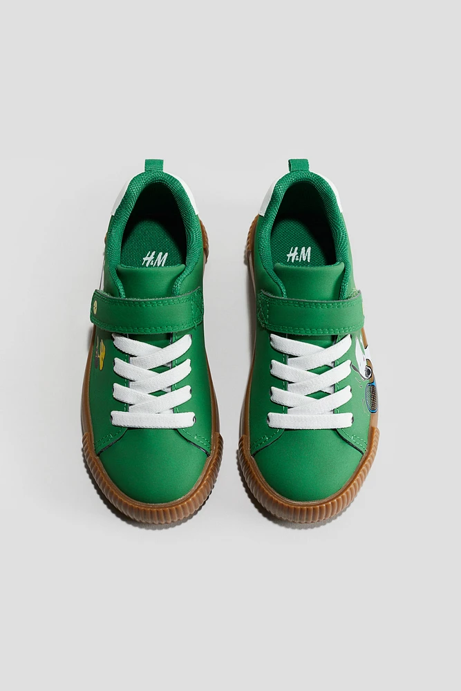 Sneakers