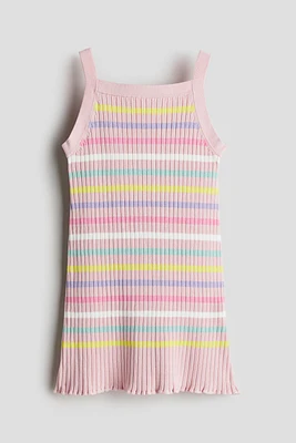 Robe à bretelles fines en tricot côtelé