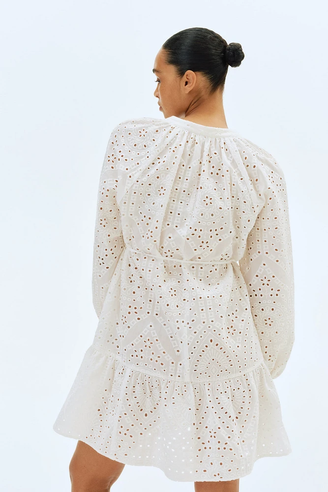 MAMA Robe avec broderie anglaise