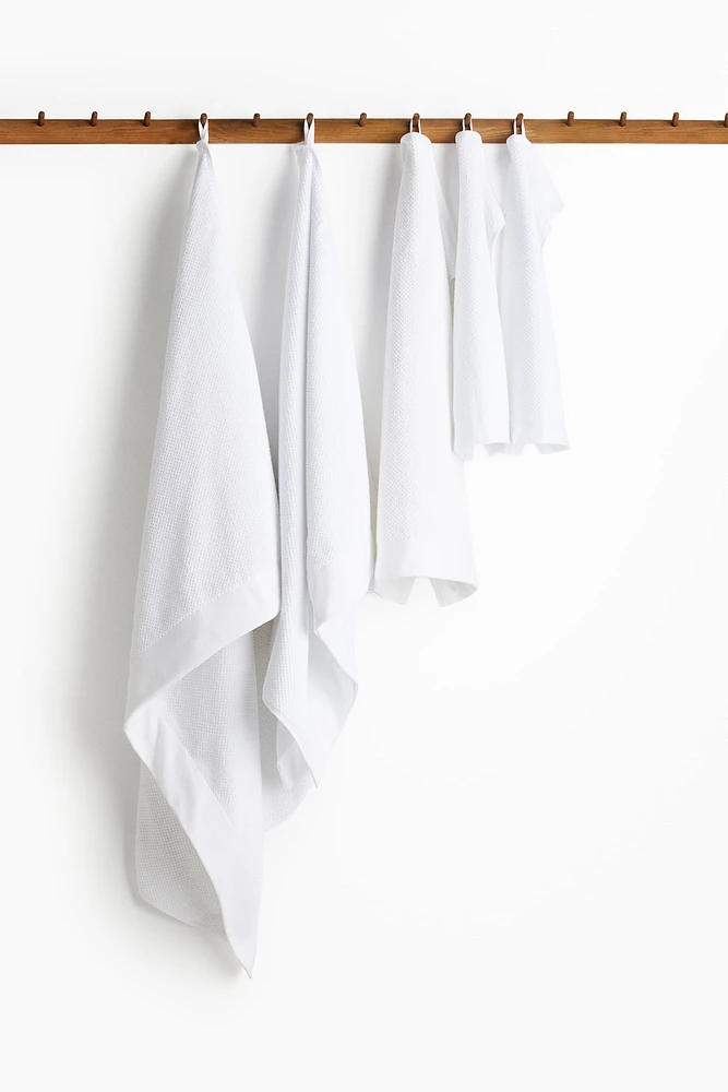 Serviette de bain en coton éponge