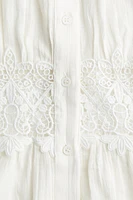 Robe en coton avec incrustations de dentelle
