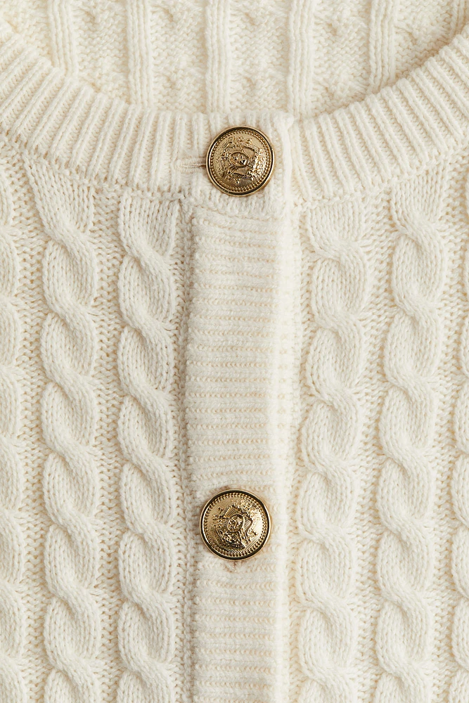 Chandail en tricot torsadé
