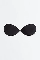 Soutien-gorge adhésif