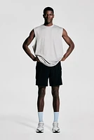 Loose-Fit Sports Tank Top with DryMove™