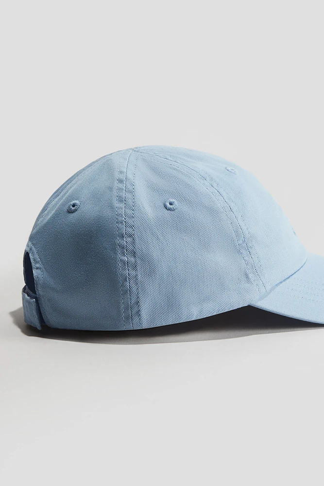 Casquette avec détail brodé