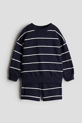 Ensemble 2 pièces avec chandail et short