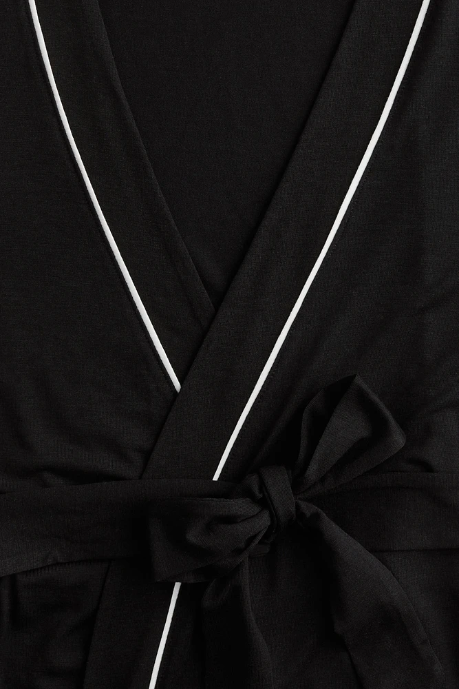 Piping-detail dressing gown