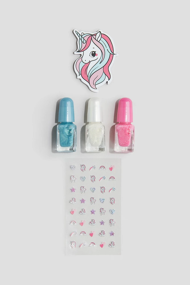 Nail kit