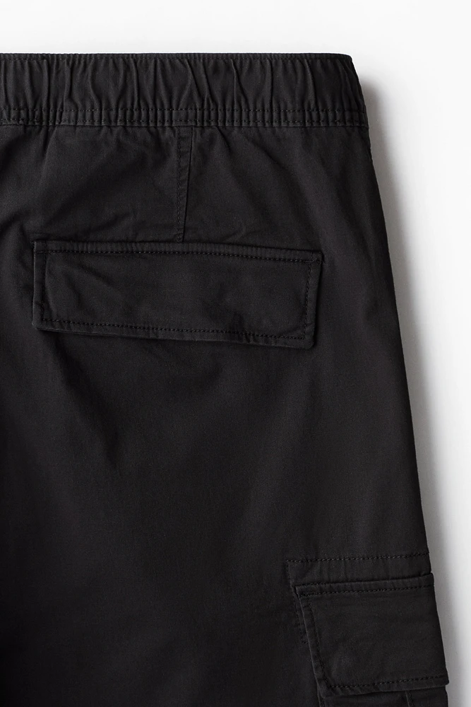 Pantalon cargo près du corps