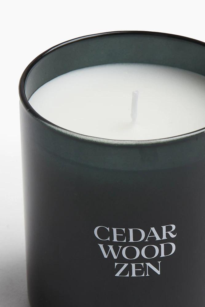 Bougie parfumée dans un pot en verre
