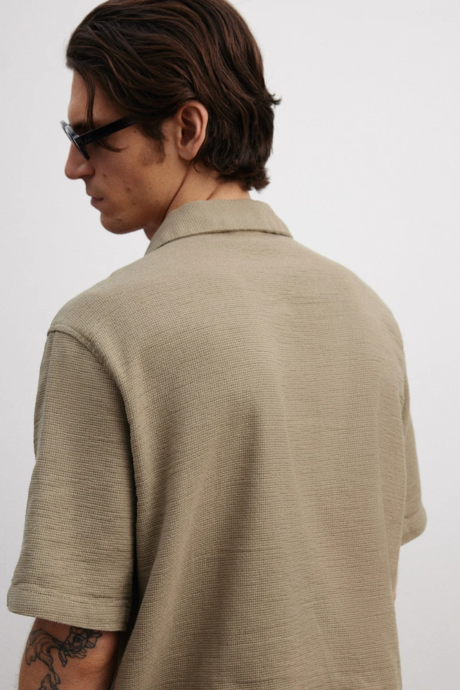 Chemise texturée classique avec col cubain