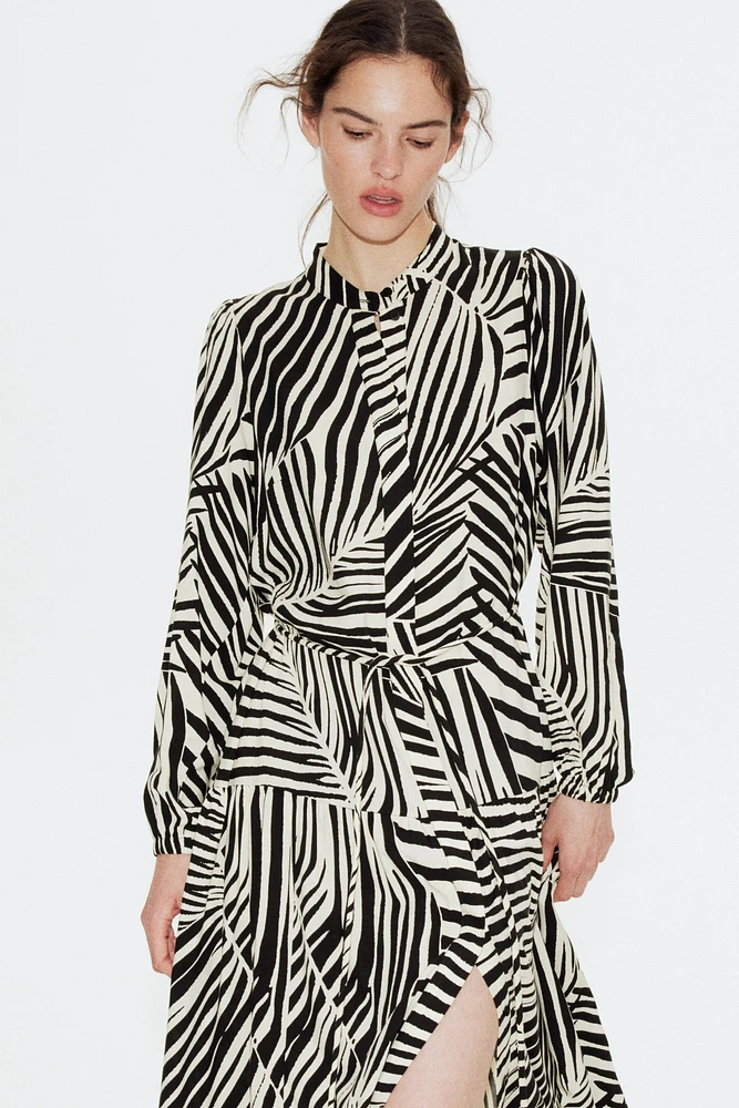 Robe longue à manches bouffantes