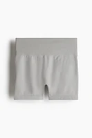Seamless Sports Hot Pants with DryMove™