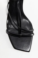 Sandales à talon avec brides fines