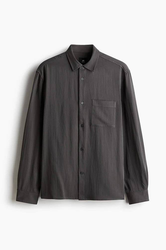 Chemise ample en satin