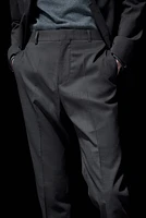 Pantalon de costume près du corps