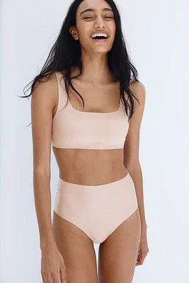 Soutien-gorge souple et coussiné en microfibre