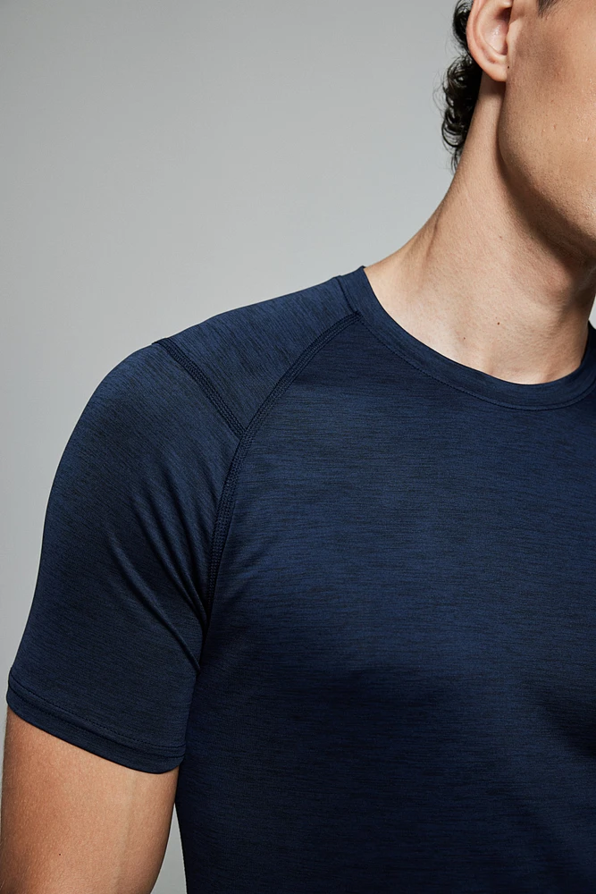 T-shirt de sport contour des muscles DryMove™