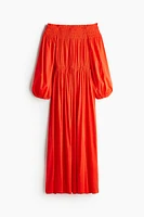 Robe épaules nues à encolure avec smocks