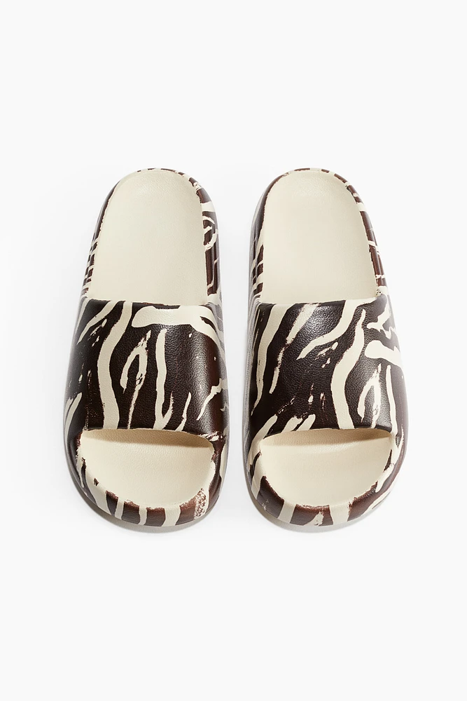 Claquettes de piscine