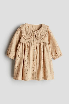 Robe en coton avec broderie anglaise