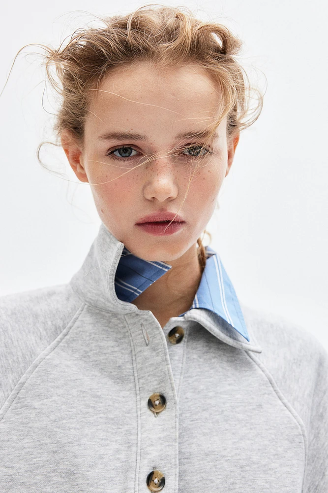 Sweatshirt with Collar