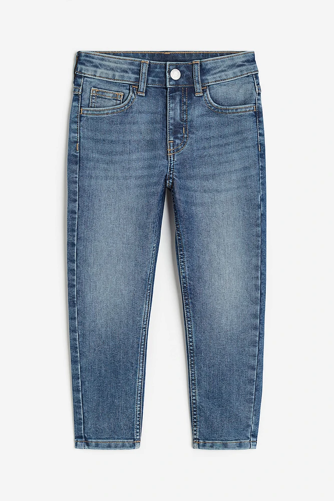 Relaxed Tapered Fit Jeans