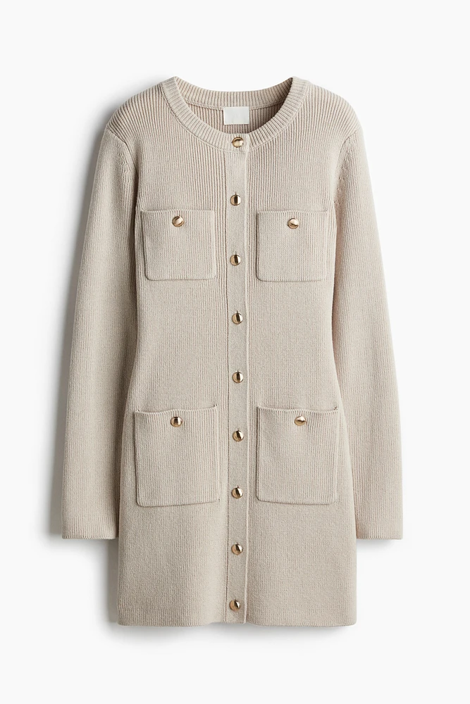 Robe en tricot avec poches devant