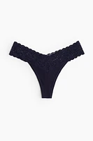 Lot de 10 culottes Thong en dentelle