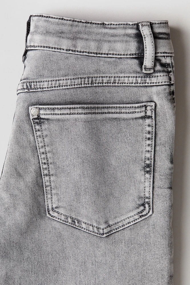 Relaxed Tapered Fit Jeans