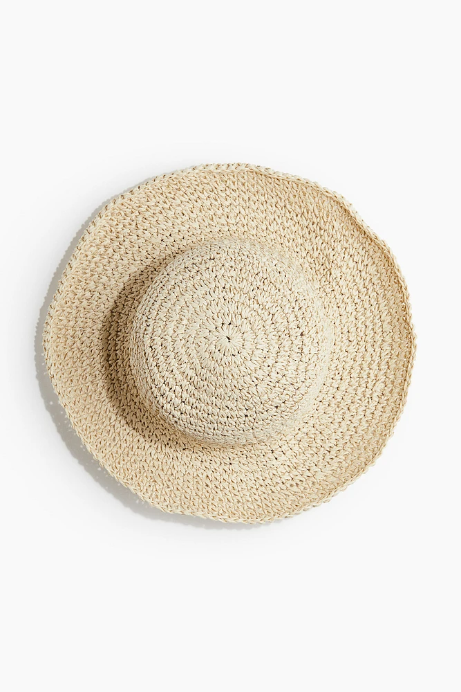 Wavy-brim Straw Hat
