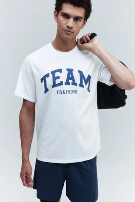 T-shirt de sport coupe classique avec DryMove™