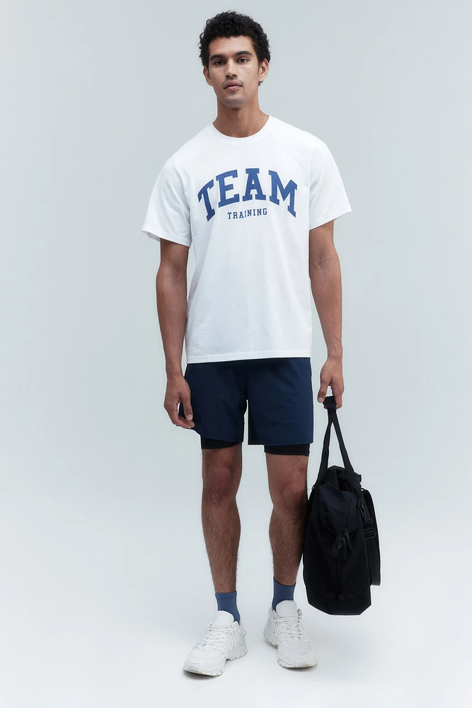 T-shirt de sport coupe classique avec DryMove™