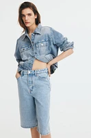 Short en denim haut du genou