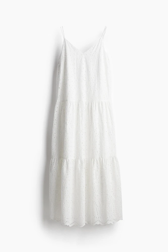 Robe avec broderie anglaise