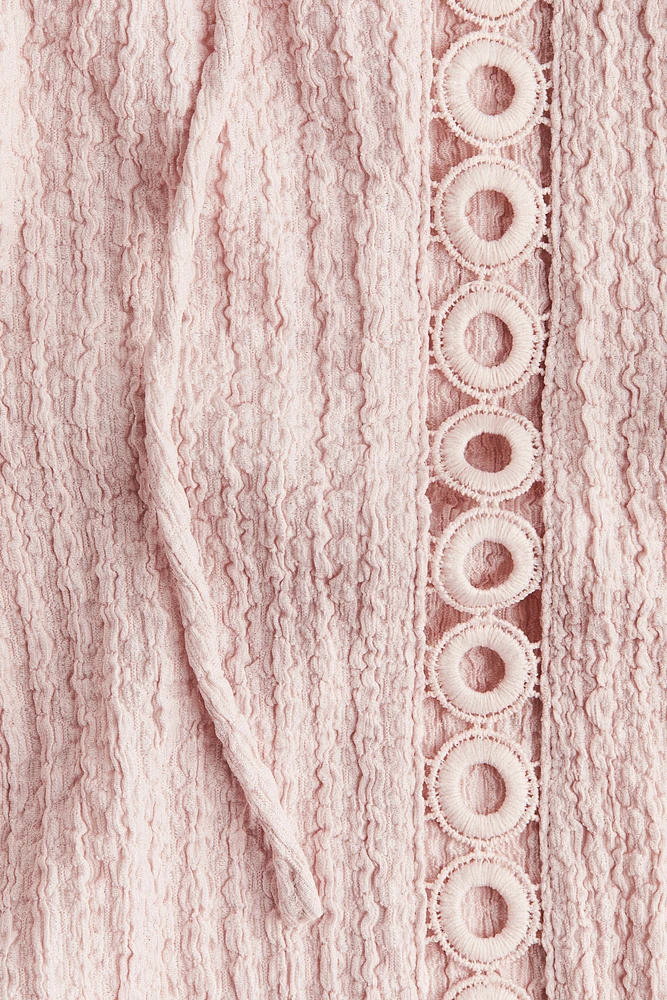 Blouse froissée avec dentelle
