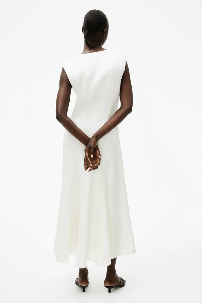 Robe à encolure en V satin