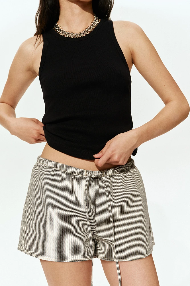 Short avec cordon de serrage