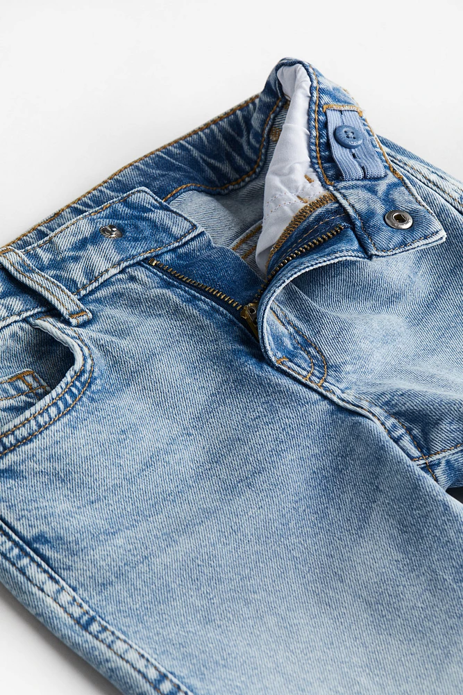 Relaxed Tapered Fit Jeans