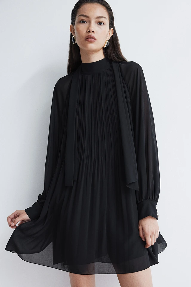 Tie Front Dress H And M Black Pleated Dress H&M Tie-Neck Pliss Dress At  Hamilton