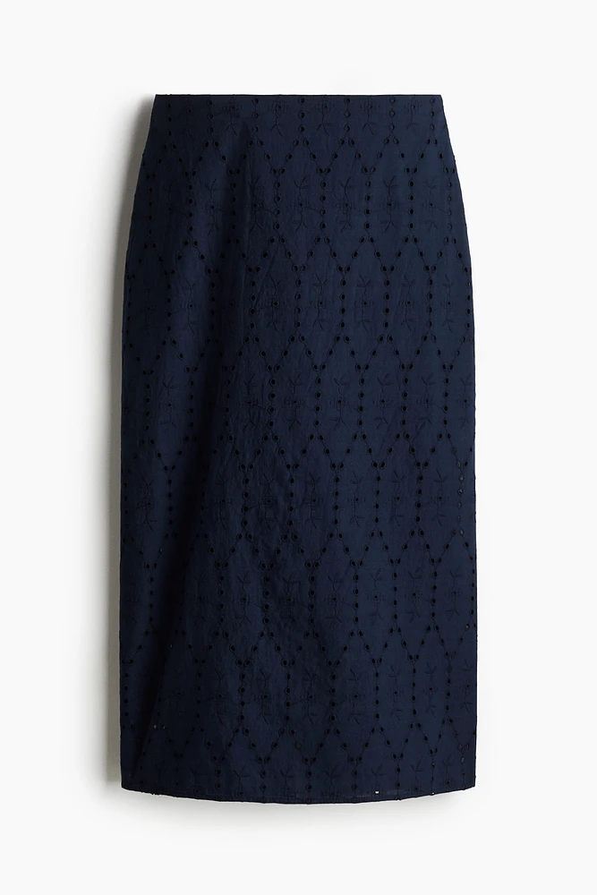 Jupe droite avec broderie anglaise