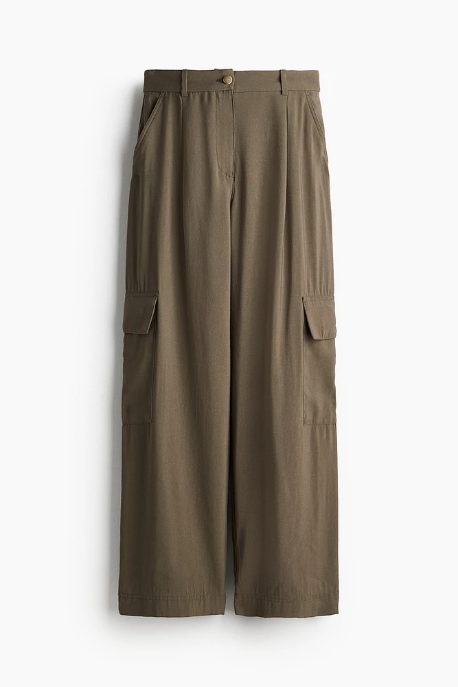 Wide-Leg Cargo Pants