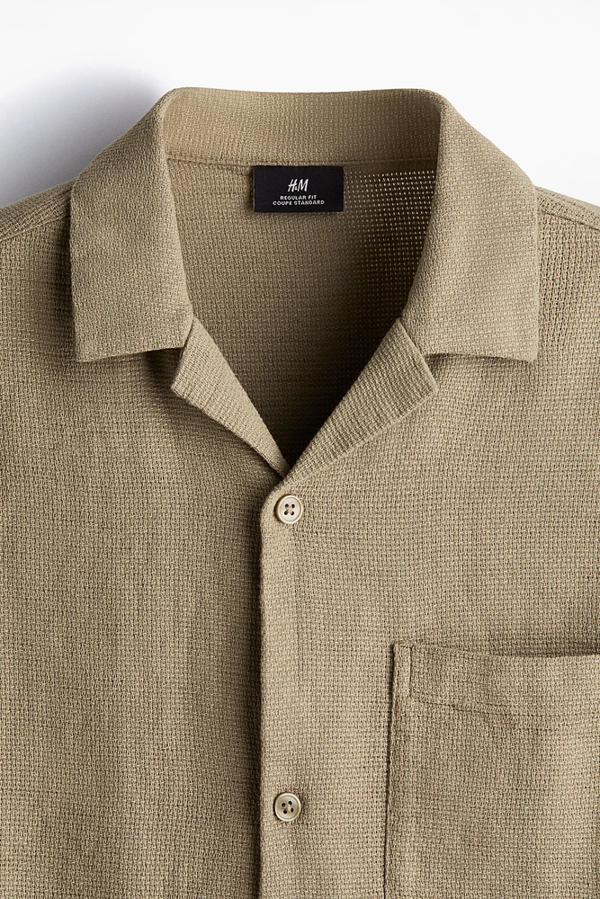 Chemise texturée classique avec col cubain
