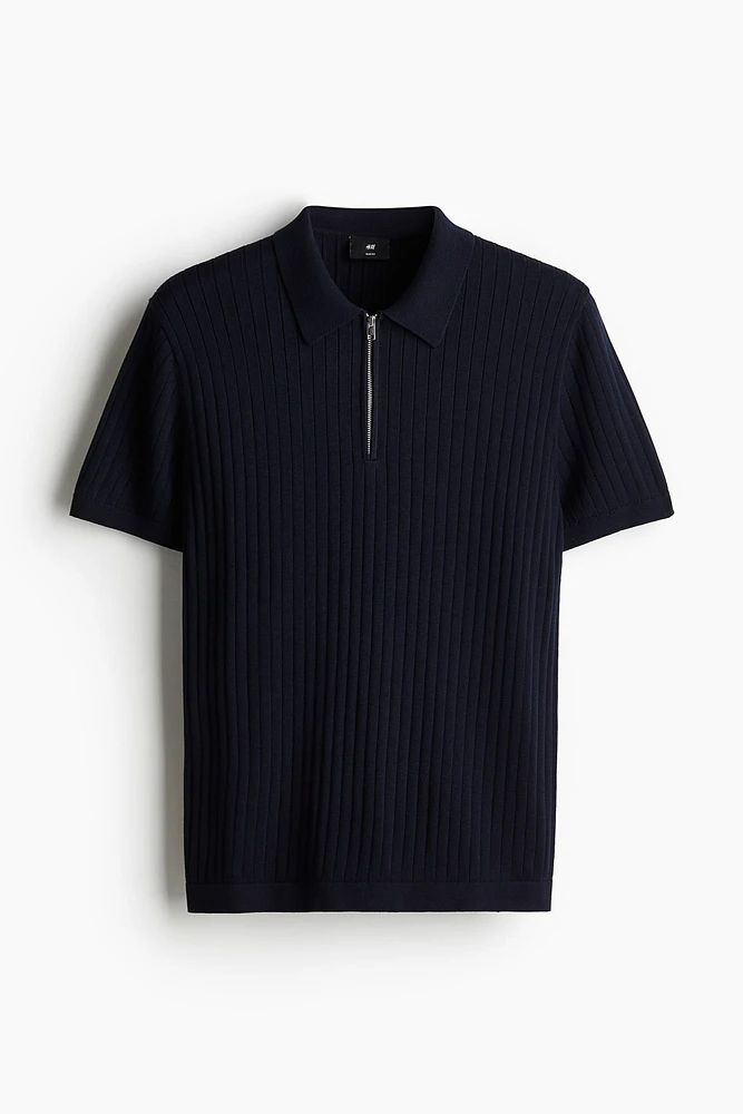 Polo coupe près du corps en tricot côtelé