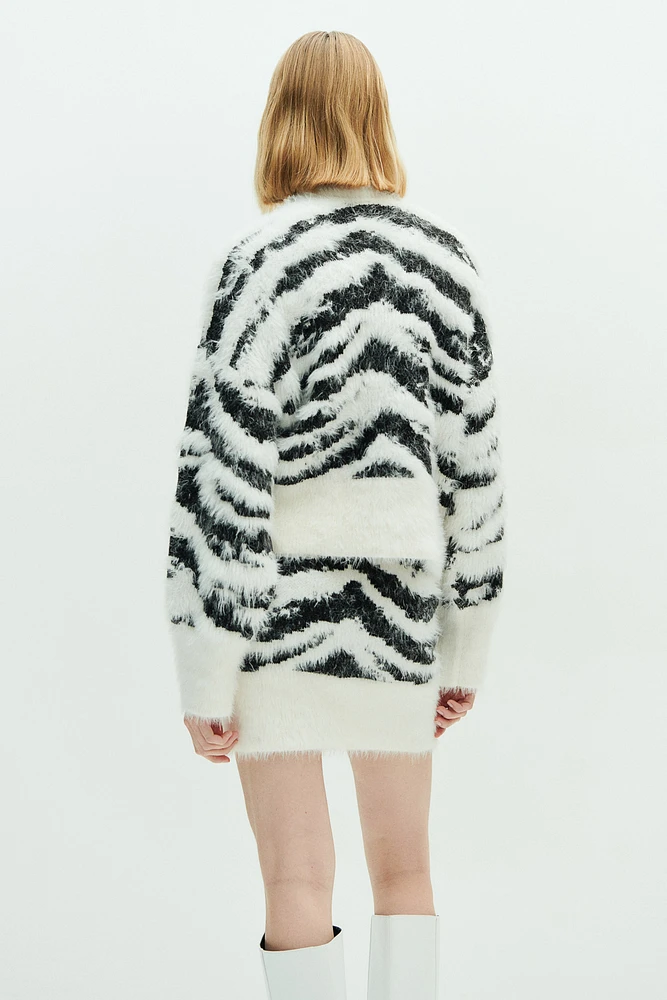 Fluffy-knit mini skirt