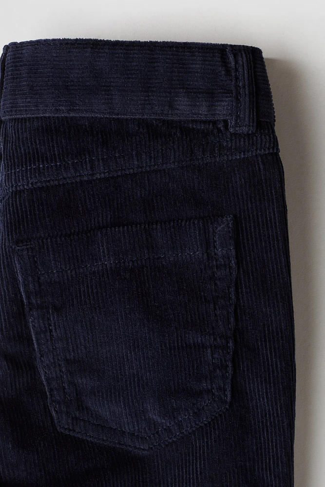 Pantalon Coupe Amincie en velours côtelé