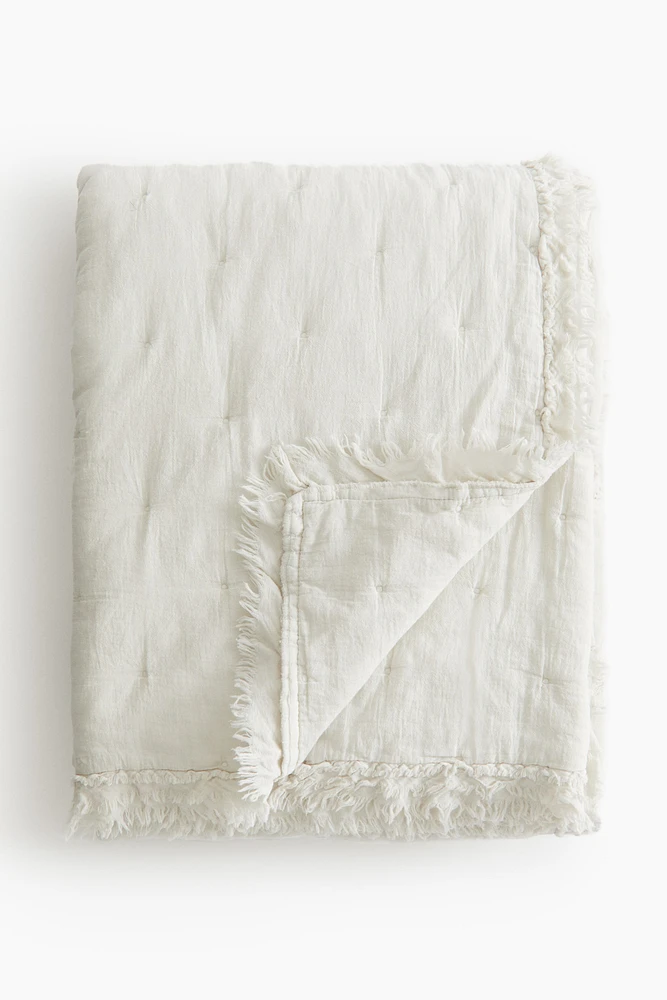 Ruffle-trimmed Bedspread